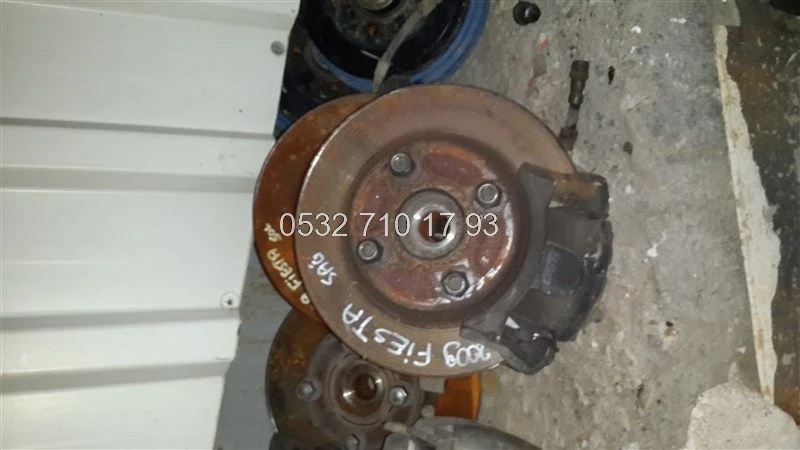 Ford Fiesta 2009 2012 Çıkma Ön merkez Disk Taşıyıcı