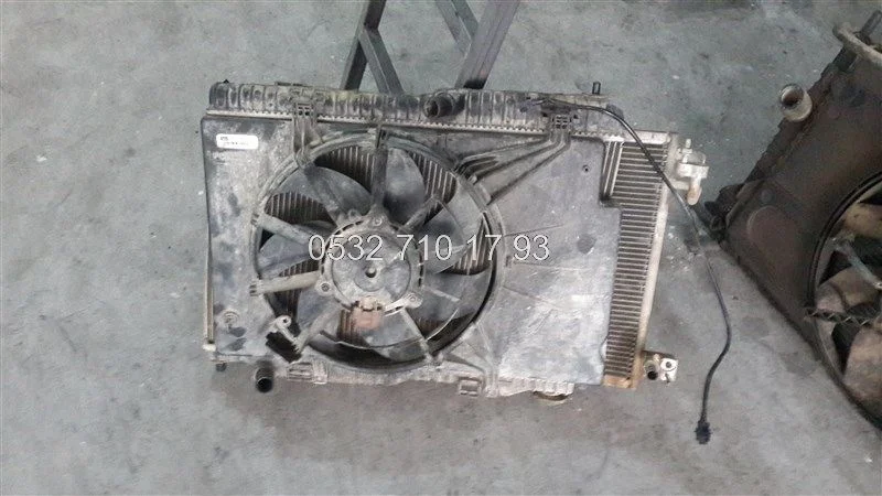 Ford Fiesta 2009-2012 Radyatör Fan Paneli