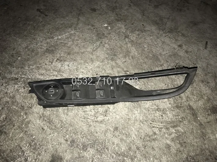 Ford Focus 2013 Sol 4lü Cam Düğmesi