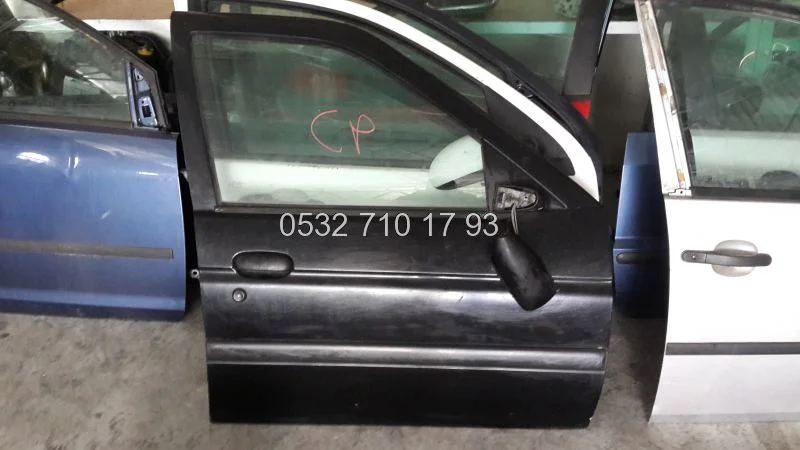 Ford Escort Çıkma Sağ Ön Kapı