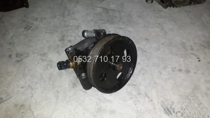 Ford Focus 2010 Direksiyon Pompası