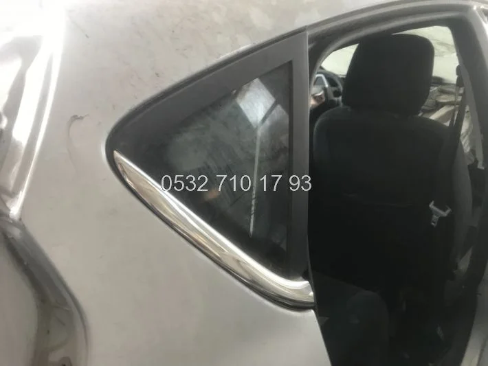 Ford Fiesta 2010 Çıkma Orjinal Kelebek Camı