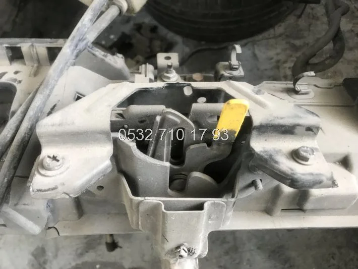 Ford Fiesta 2011 Çıkma Kaput Kiliti