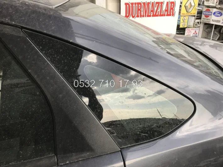 Ford Focus 2011 Çıkma Sol Arka Kelebek Camı