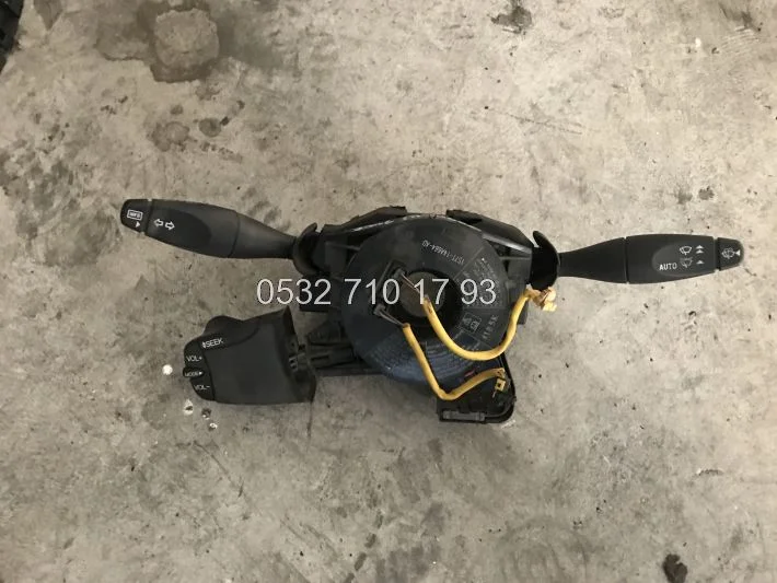 Ford Fiesta 2006 Çıkma Sinyal Kolu