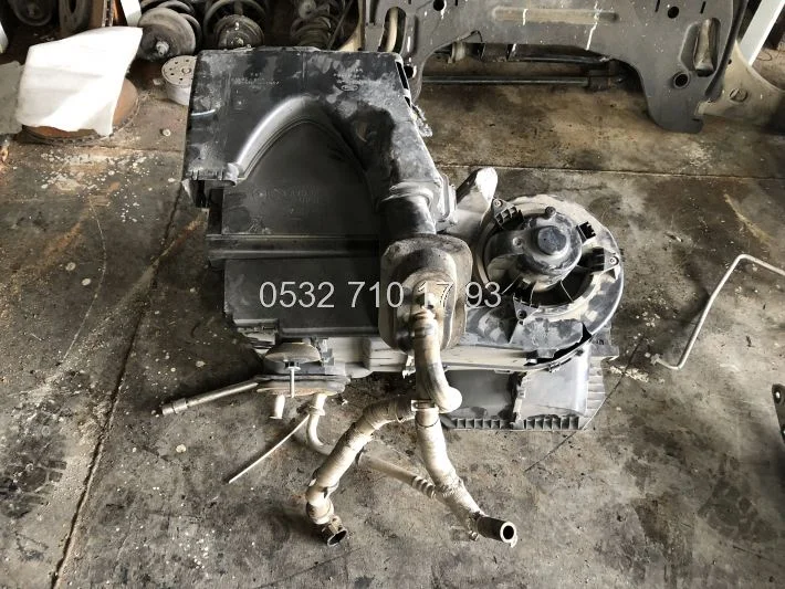 Ford Connect 2012 Çıkma Kalorifer Kazanı