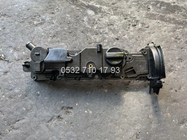 Ford Focus 2015 Kırbiratör Kapağı