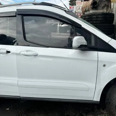 Ford Courier Çıkma Sağ Ön Kapı